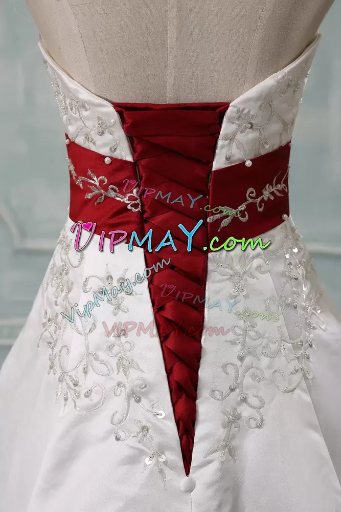 Modern White Ball Gowns Beading and Embroidery Wedding Dress Lace Up Satin Sleeveless