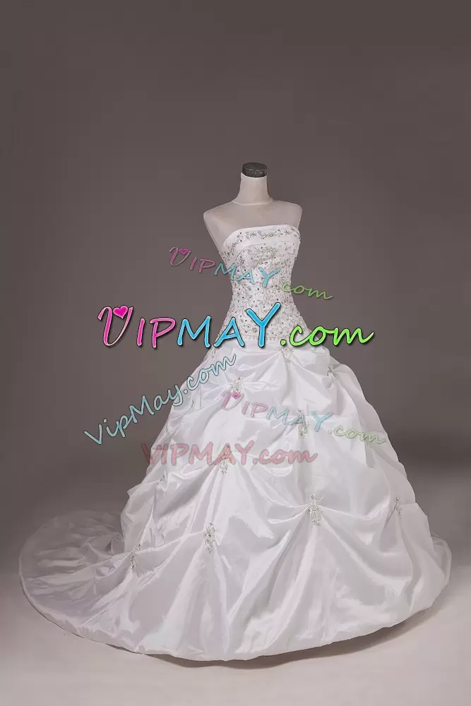 Ball Gowns Sleeveless White Wedding Dress Brush Train Lace Up