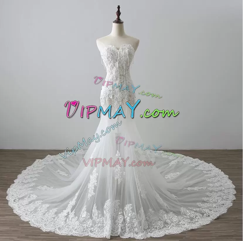 Luxury White Lace Up Sweetheart Beading and Appliques Wedding Gowns Tulle Sleeveless Chapel Train