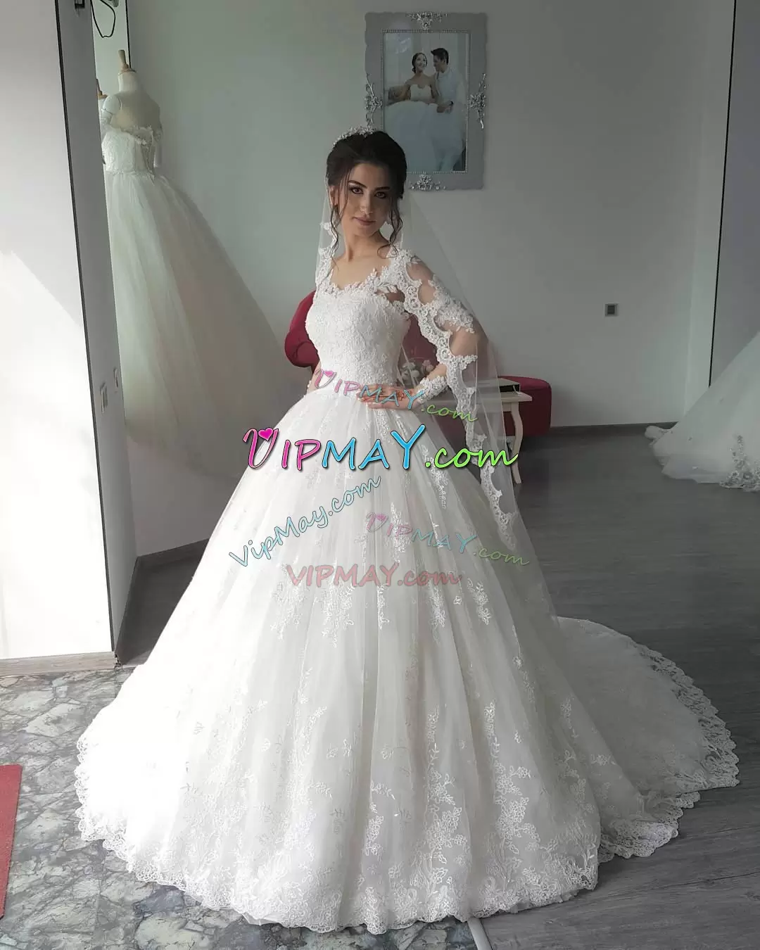 Glamorous Long Sleeves Tulle Watteau Train Lace Up Wedding Dresses in White with Appliques