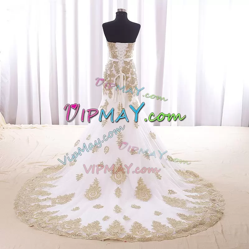 White Sleeveless Tulle Court Train Lace Up Wedding Gowns for Wedding Party