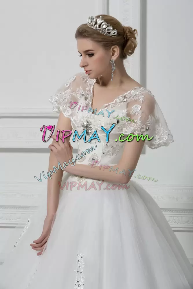 Great White Ball Gowns Beading and Appliques Wedding Gown Lace Up Tulle Short Sleeves Floor Length