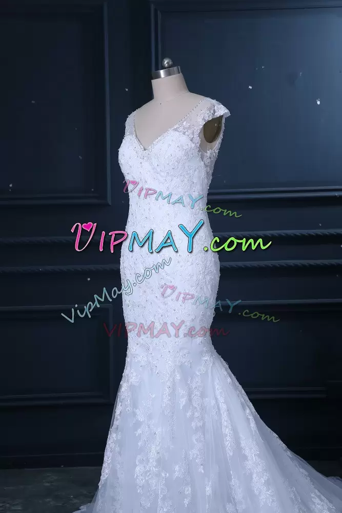 White V-neck Clasp Handle Beading and Lace Wedding Gown Brush Train Sleeveless