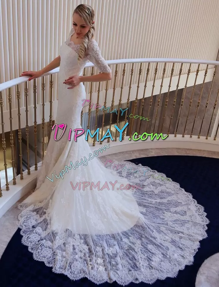 Scalloped Sleeveless Chapel Train Zipper Wedding Gown White Lace Lace