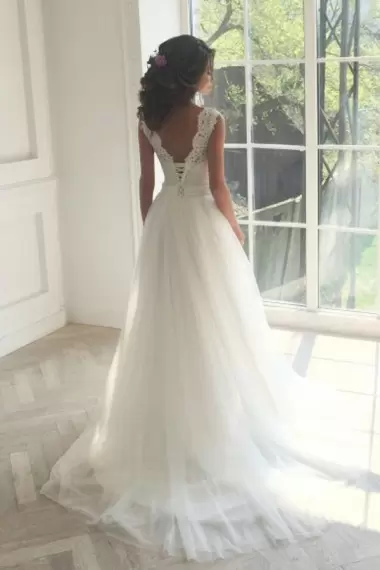 High Quality White Tulle Lace Up Wedding Dress Sleeveless Brush Train Lace