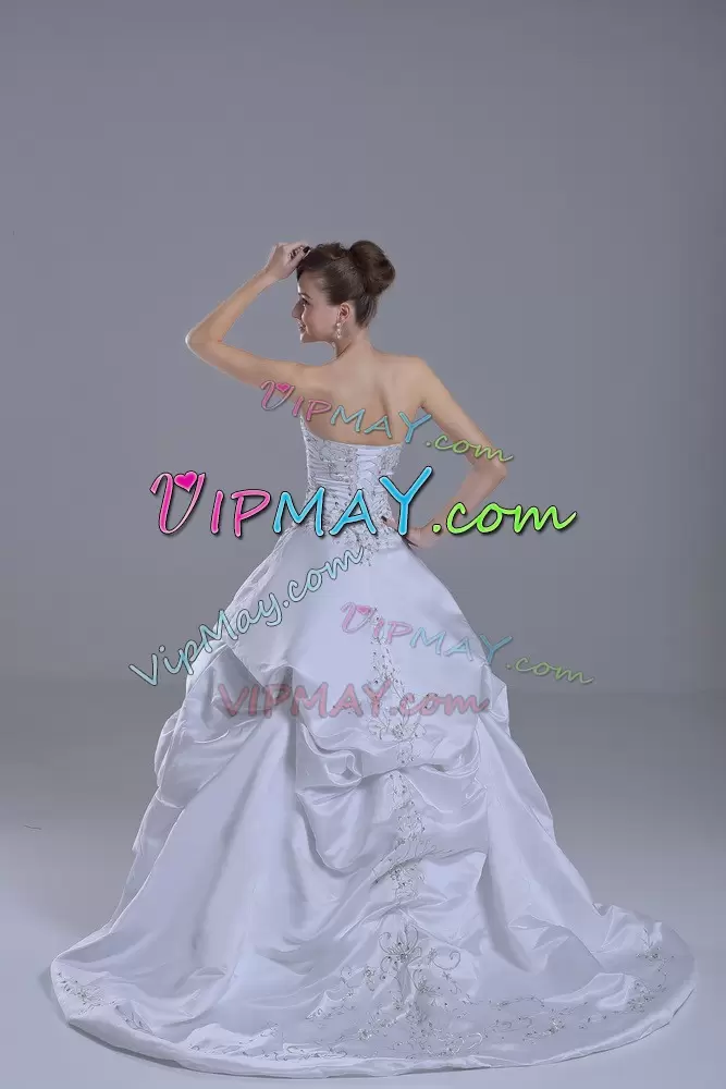 Romantic Sweetheart Sleeveless Brush Train Lace Up Wedding Gown White Taffeta Beading and Pick Ups