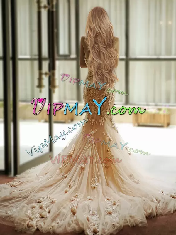 Luxurious Sweetheart Sleeveless Wedding Dresses With Train Court Train Appliques and Hand Made Flower Champagne Tulle
