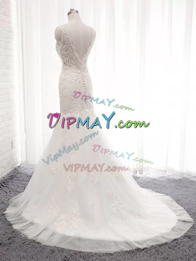 White Clasp Handle V-neck Lace Wedding Gown Tulle Sleeveless Brush Train