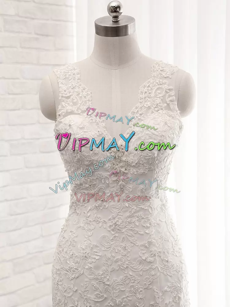 White Clasp Handle V-neck Lace Wedding Gown Tulle Sleeveless Brush Train