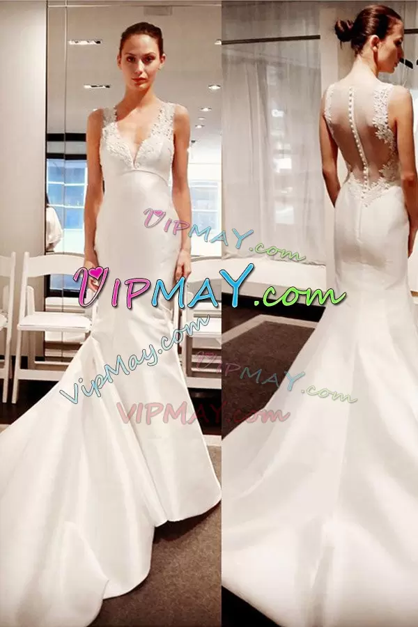 White Clasp Handle Wedding Dresses Lace Sleeveless Sweep Train