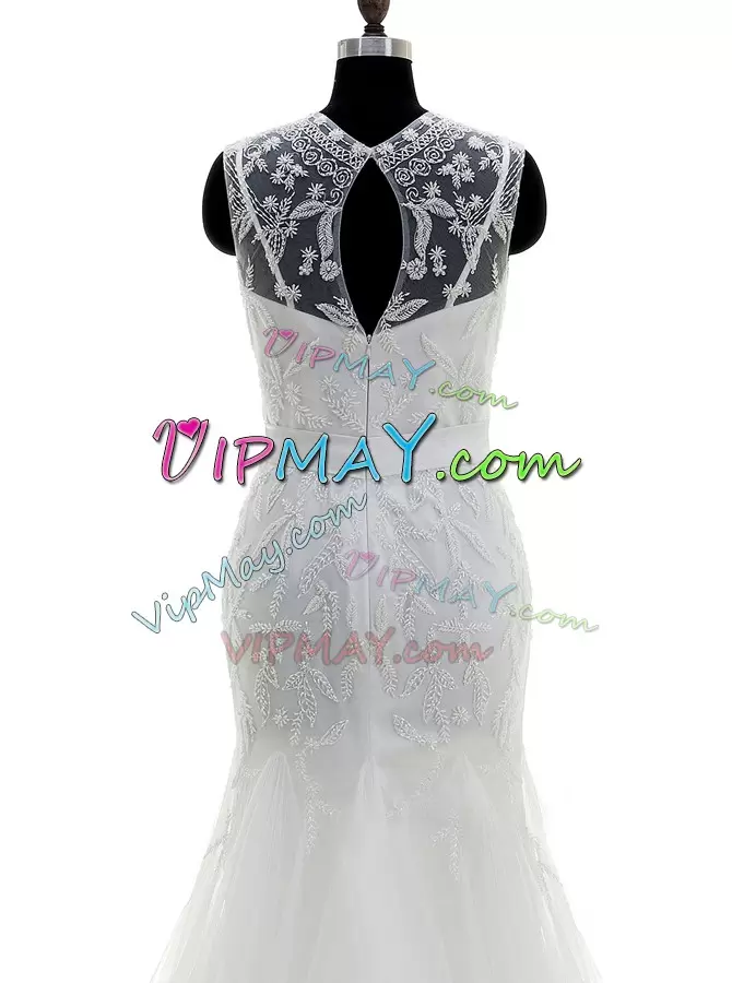Top Selling Sleeveless Tulle With Brush Train Zipper Wedding Gowns in White with Beading