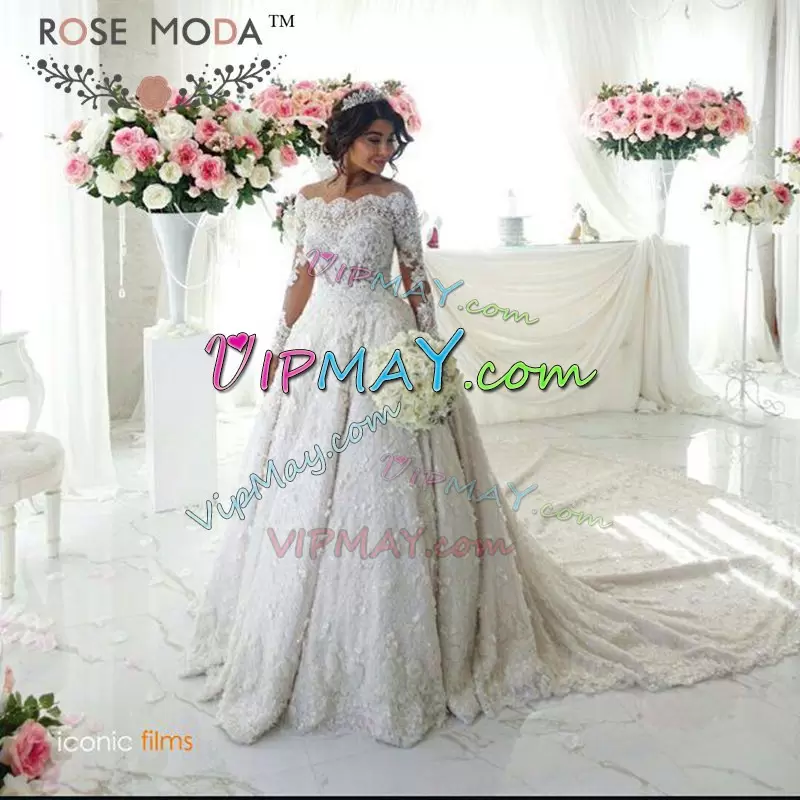 Colorful White A-line Lace Bridal Gown Lace Up Lace Long Sleeves