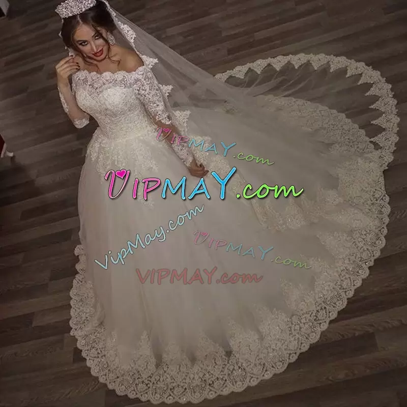 White Wedding Gown Scalloped Long Sleeves Court Train Zipper