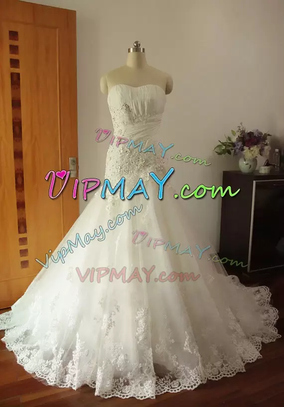 Pretty Lace Up Wedding Dresses White for Beach and Wedding Party with Lace and Appliques Brush Train