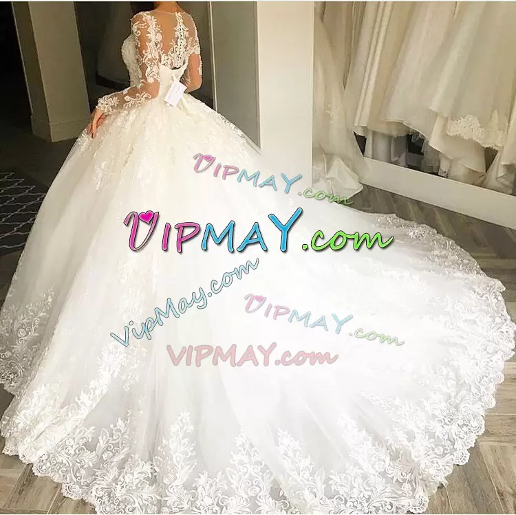 Artistic White Bridal Gown Beach and Wedding Party with Lace and Appliques Sweetheart Long Sleeves Chapel Train Clasp Handle