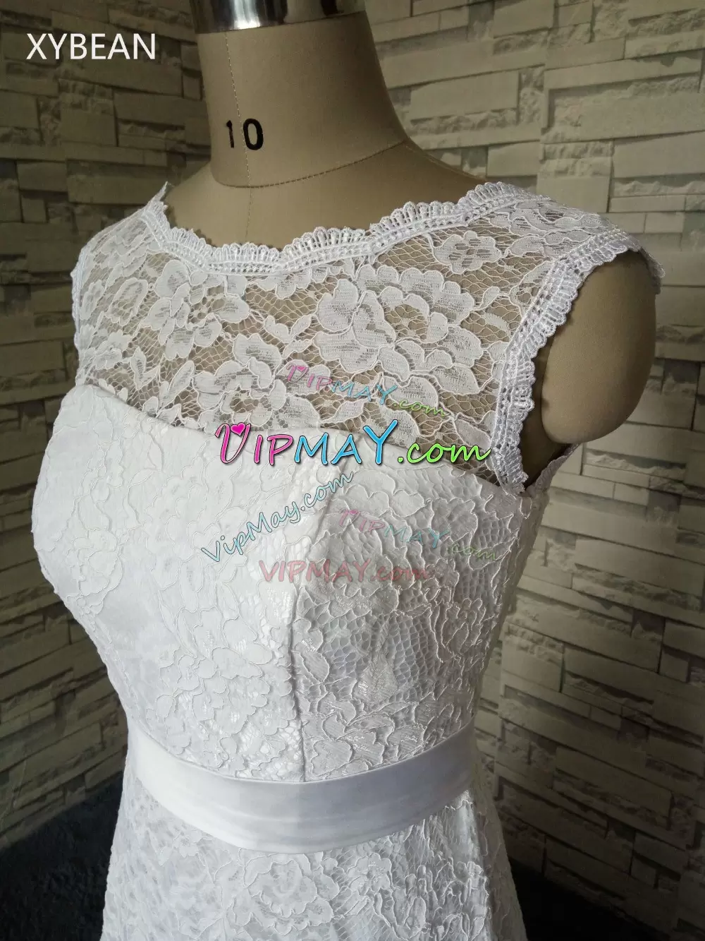 White Column/Sheath Lace Scoop Sleeveless Lace Lace Up Wedding Dresses Brush Train