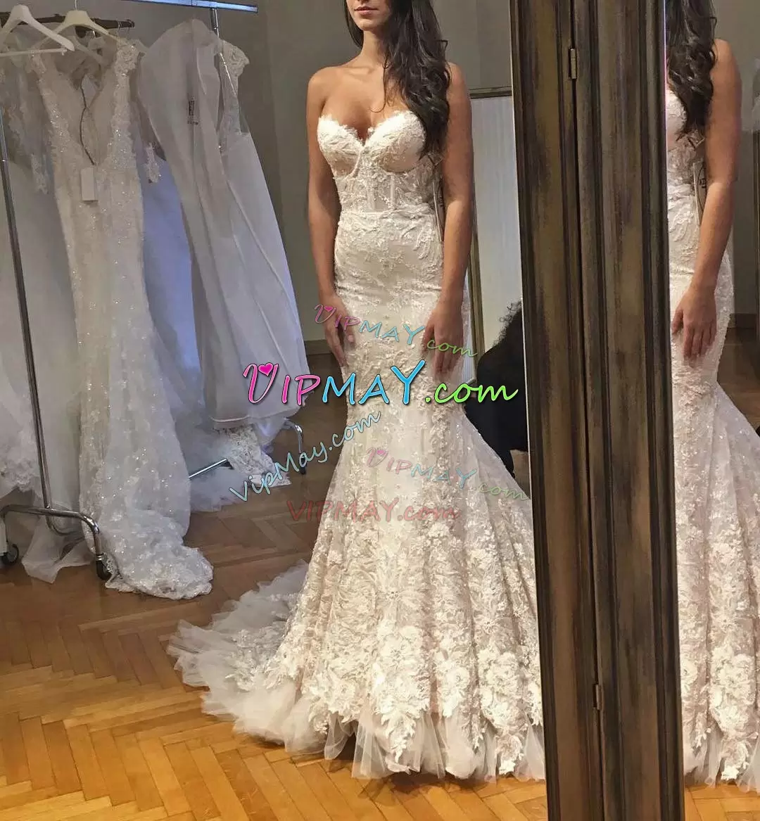 Tulle Sweetheart Sleeveless Brush Train Lace Up Lace Wedding Gowns in White