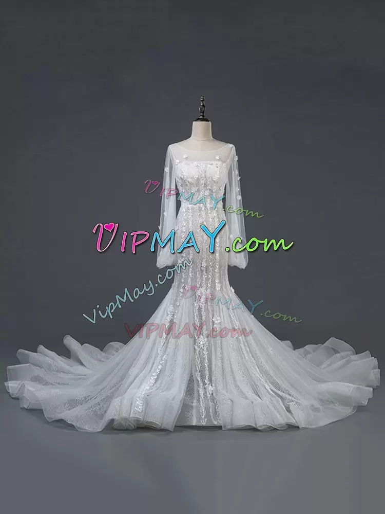 Traditional White Scoop Neckline Appliques Wedding Dresses Long Sleeves Backless