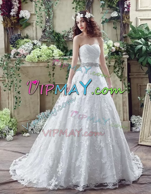 Chic White A-line Sweetheart Sleeveless Tulle Court Train Lace Up Appliques and Bowknot Wedding Dresses