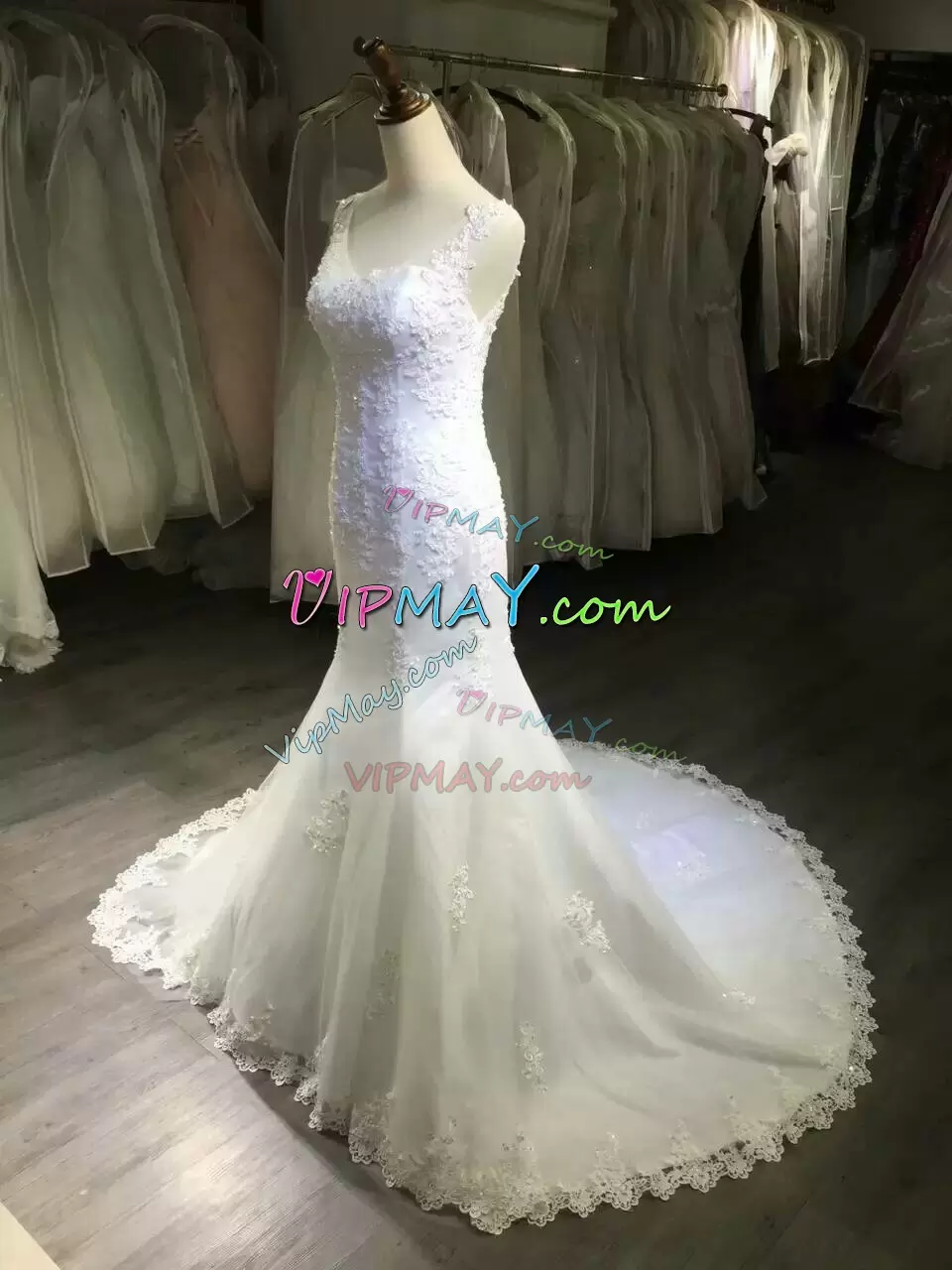 Sophisticated White Tulle Clasp Handle Bridal Gown Sleeveless Brush Train Lace