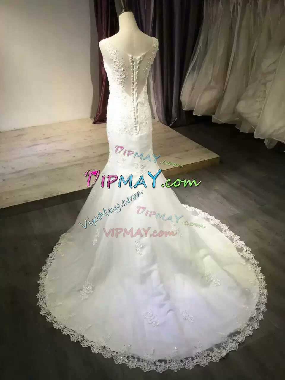 Sophisticated White Tulle Clasp Handle Bridal Gown Sleeveless Brush Train Lace