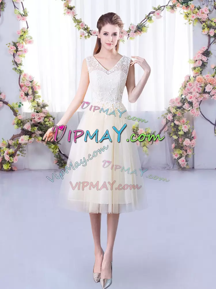 V-neck Sleeveless Bridesmaid Dresses Tea Length Lace Champagne Tulle