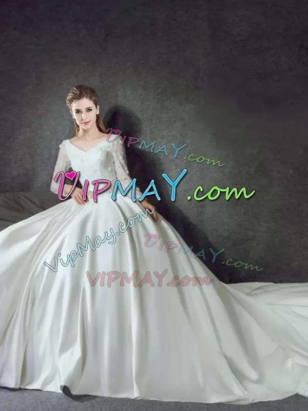 White Long Sleeves Satin Chapel Train Lace Up Wedding Dress for Wedding Party