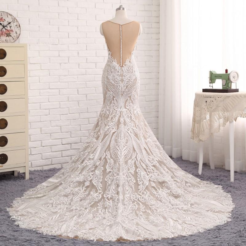 Enchanting White Sleeveless Sweep Train Clasp Handle Bridal Gown for Wedding Party