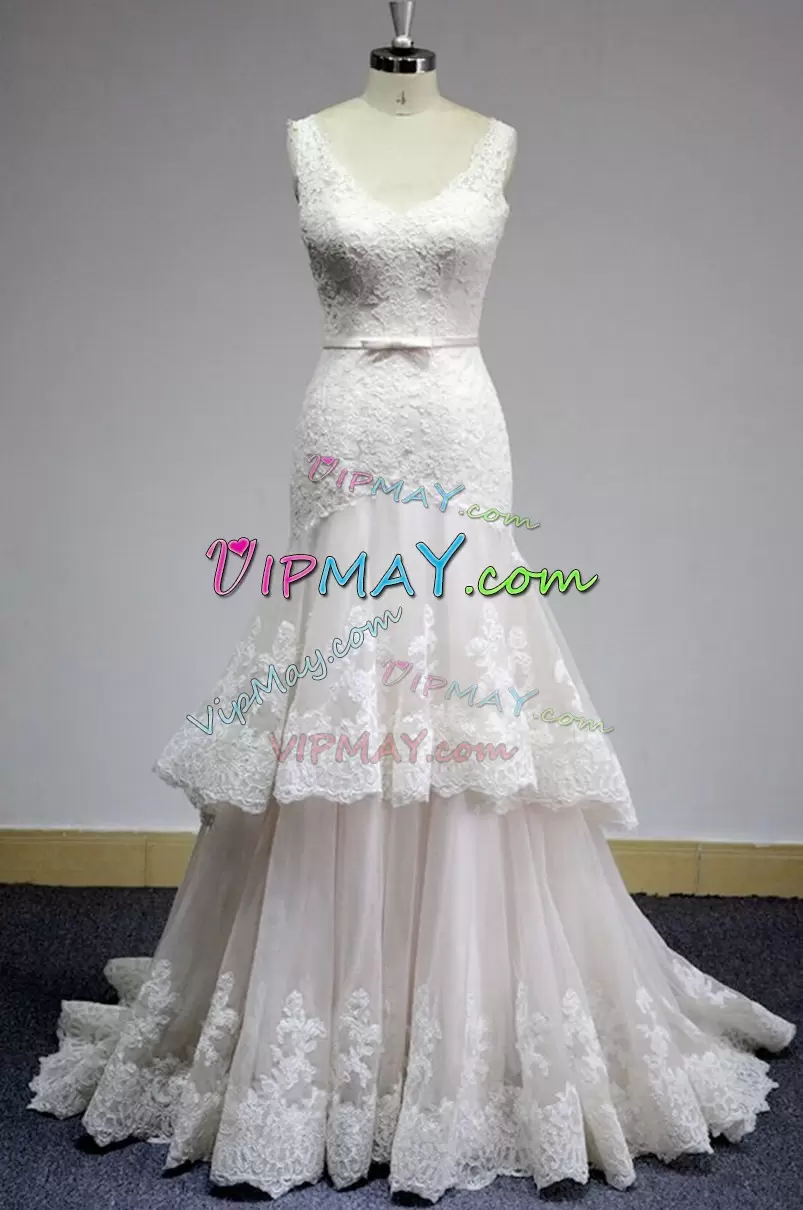 Popular Tulle V-neck Sleeveless Sweep Train Lace Up Appliques Wedding Gowns in White