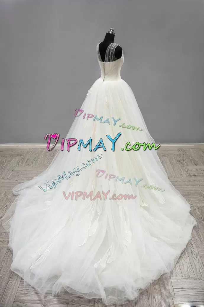 White Zipper Scoop Ruching Wedding Dresses Tulle Sleeveless Court Train