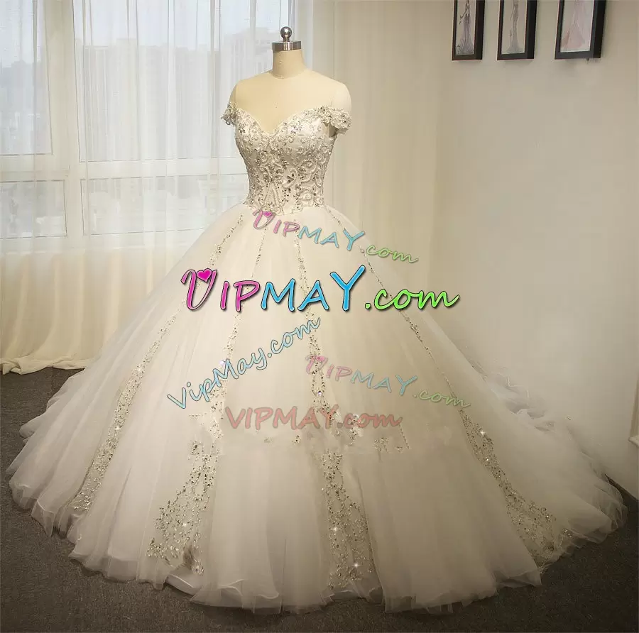 New Style White Ball Gowns Off The Shoulder Sleeveless Tulle Floor Length Court Train Lace Up Beading and Appliques Wedding Gowns