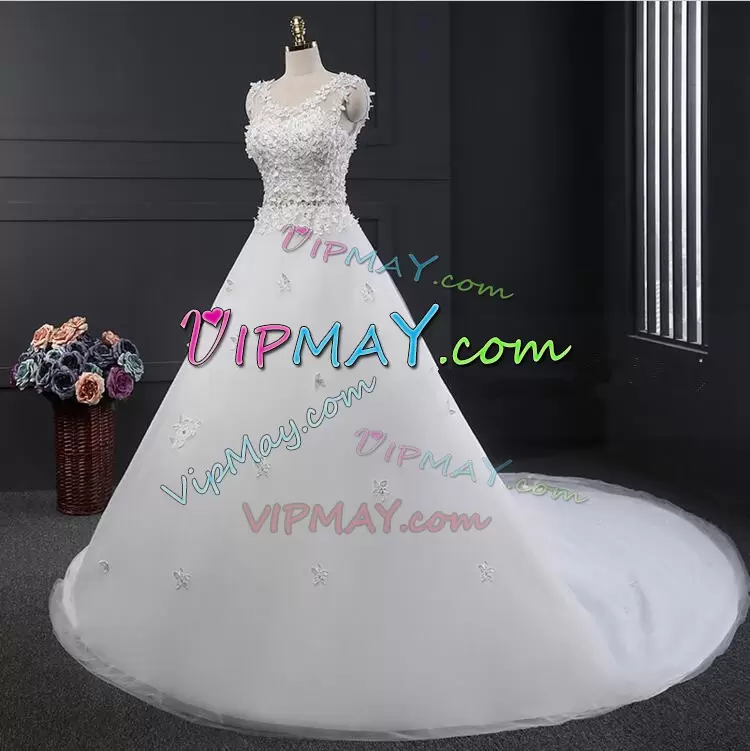 Clearance Scoop Sleeveless Wedding Dress Sweep Train Beading and Appliques White Tulle