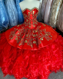 Elegant Red and Gold Western Style Quinceanera Dress with Ruffled Short Train