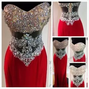Sleeveless Floor Length Beading and Ruching Lace Up Dress for Prom with Red