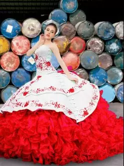Hot Sale White And Red Sleeveless Appliques and Embroidery and Ruffles Floor Length Vestidos de Quinceanera