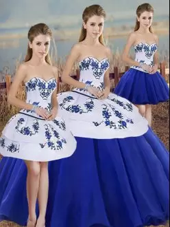 Dramatic Royal Blue Lace Up Sweetheart Embroidery and Bowknot Vestidos de Quinceanera Tulle Sleeveless