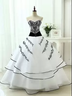 White Sweetheart Lace Up Beading and Appliques Quinceanera Dress Sleeveless