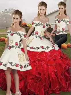 High Quality Off The Shoulder Sleeveless Lace Up 15th Birthday Dress White And Red Organza Embroidery and Ruffles