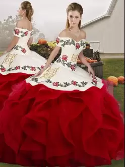 Deluxe Tulle Off The Shoulder Sleeveless Lace Up Embroidery and Ruffles Quinceanera Gowns in White And Red