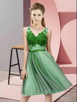 Knee Length Lace Up Bridesmaid Dress Green for Wedding Party with Appliques