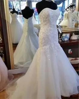 Sleeveless Sweetheart Sweep Train Zipper Lace and Appliques Wedding Dresses Sweetheart