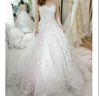 Ideal White Sweetheart Zipper Hand Made Flower Wedding Gowns Chapel Train Sleeveless