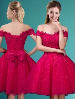 Knee Length Red Quinceanera Court Dresses Tulle Cap Sleeves Lace and Belt