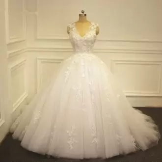 White Sleeveless Sweep Train Appliques Bridal Gown