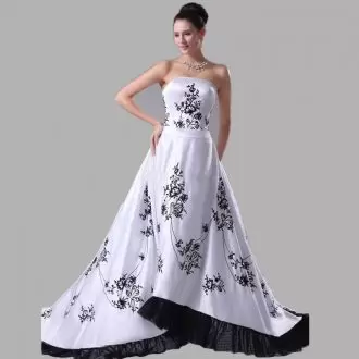 Unique Informal Satin White and Black Wedding Dress Sweep Train Embroidery