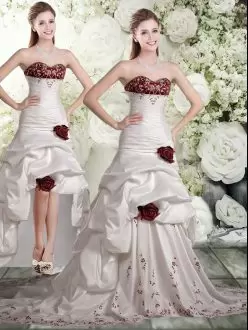 White And Red Wedding Dresses Sweetheart Sleeveless Brush Train Backless